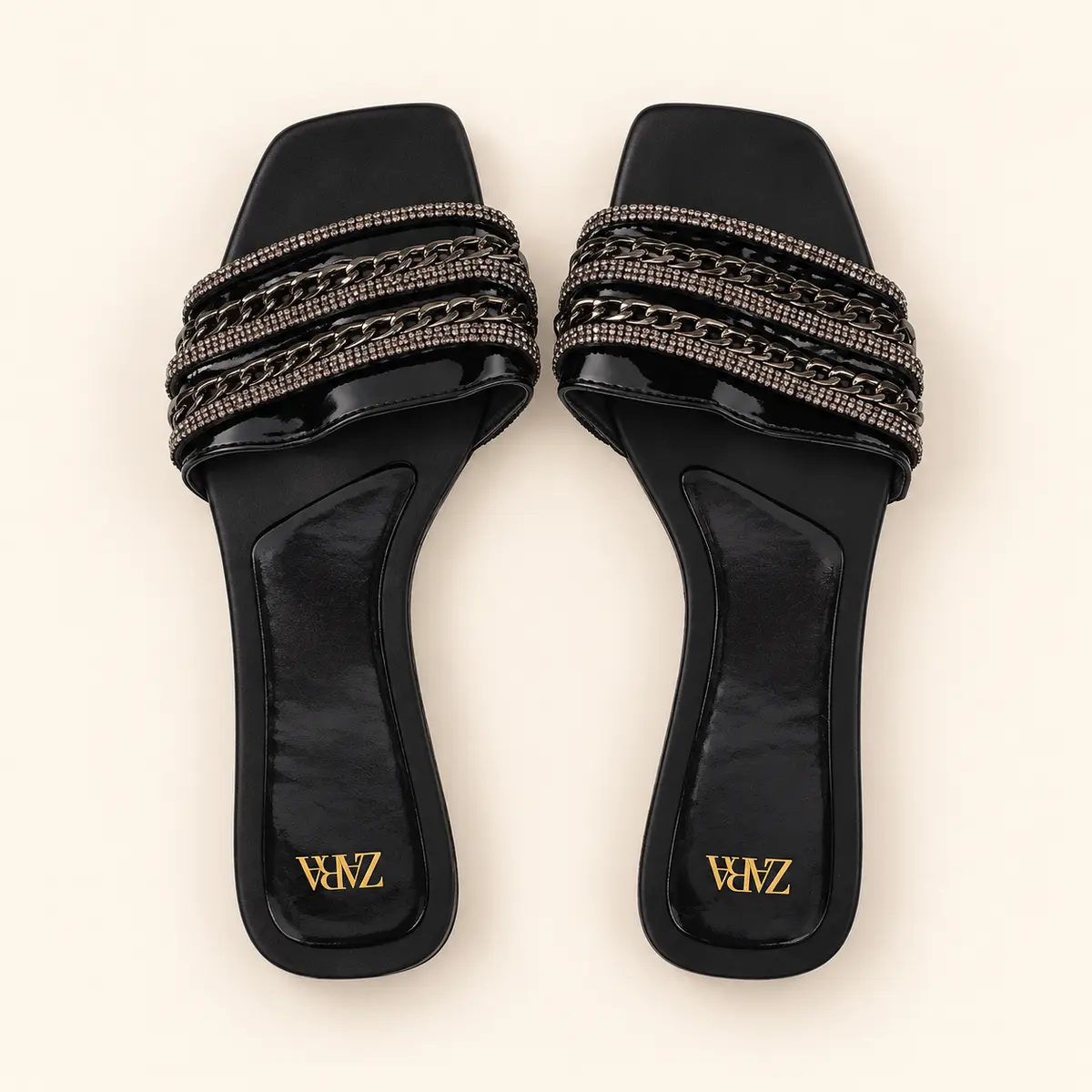 Black Chain Detail Slides AI studio illustration
